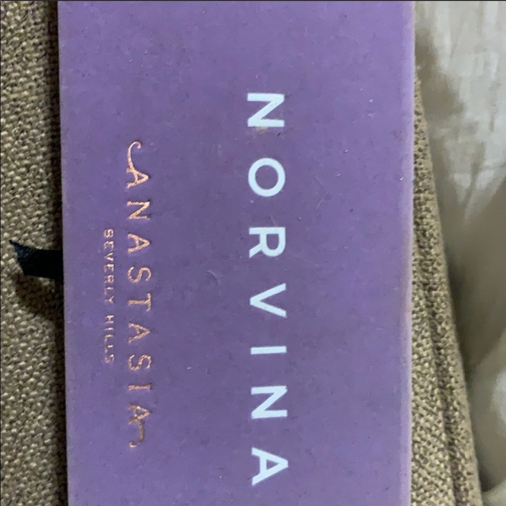 Anastasia Beverly Hills norvina